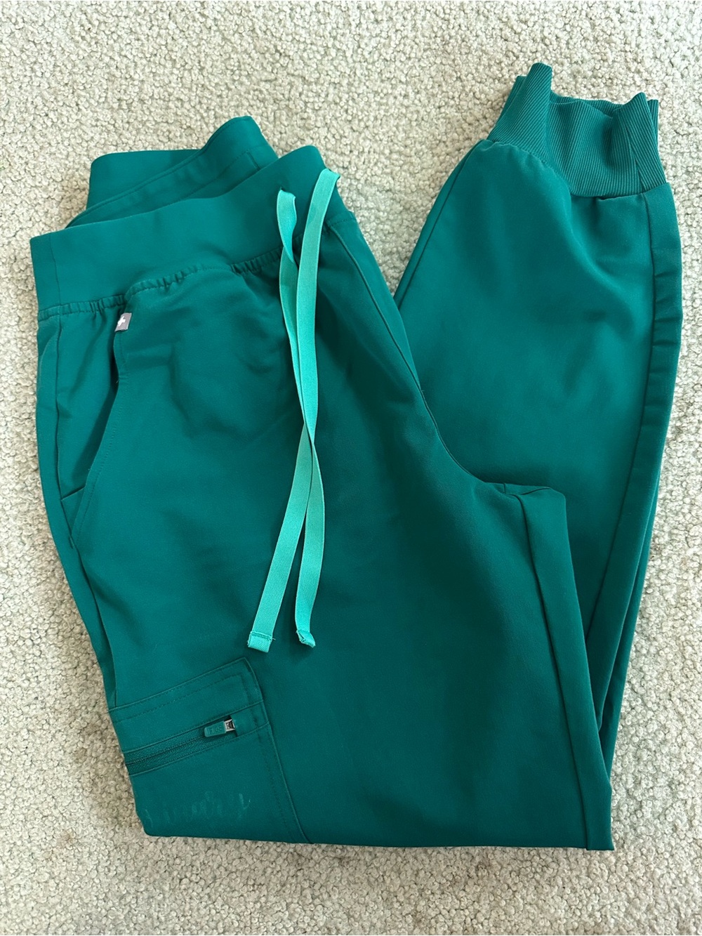 FIGS Hunter Green Zamora Jogger Bottoms with Drawstring- SIZE MEDIUM
